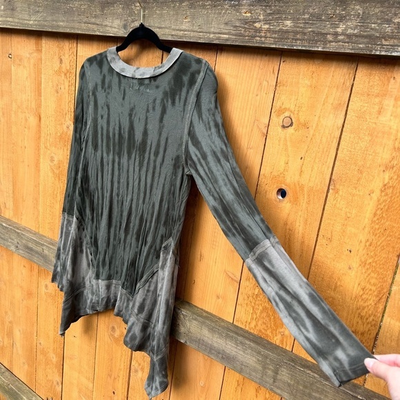 Knox Rose Womens Shark Bite Top Size Small Long Sleeve Green Tie dyed Grunge - Picture 9 of 13